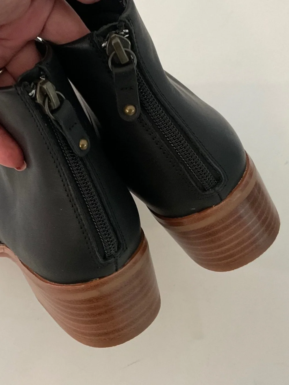 SOLUDOS Venetian Bootie in Black Leather Size  7.5 NEW